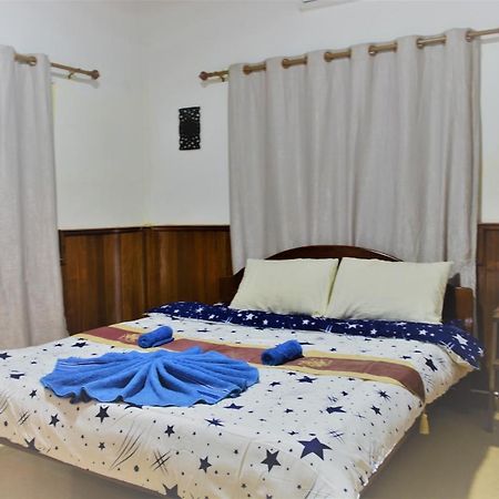 Alis' House Hostel Siem Reap Buitenkant foto