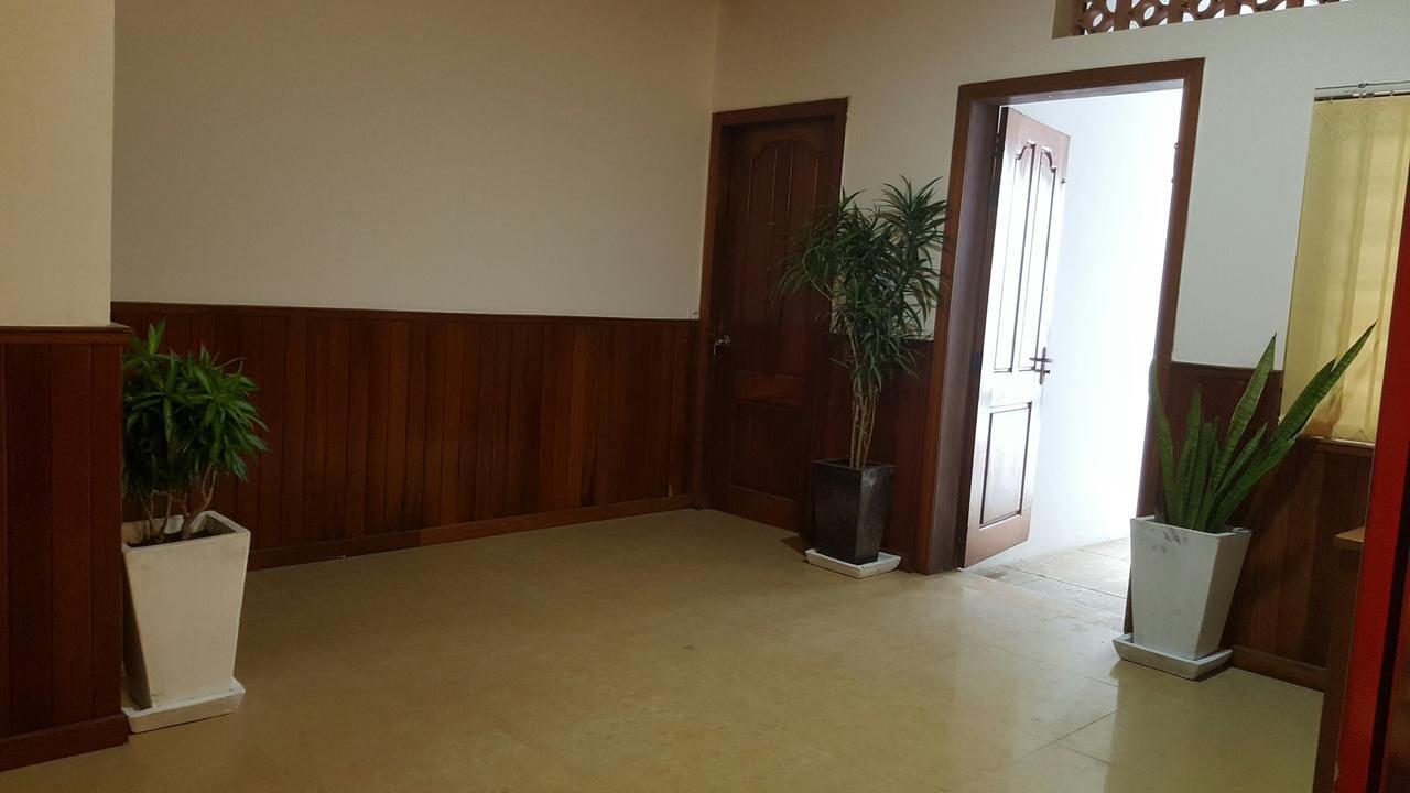 Alis' House Hostel Siem Reap Buitenkant foto