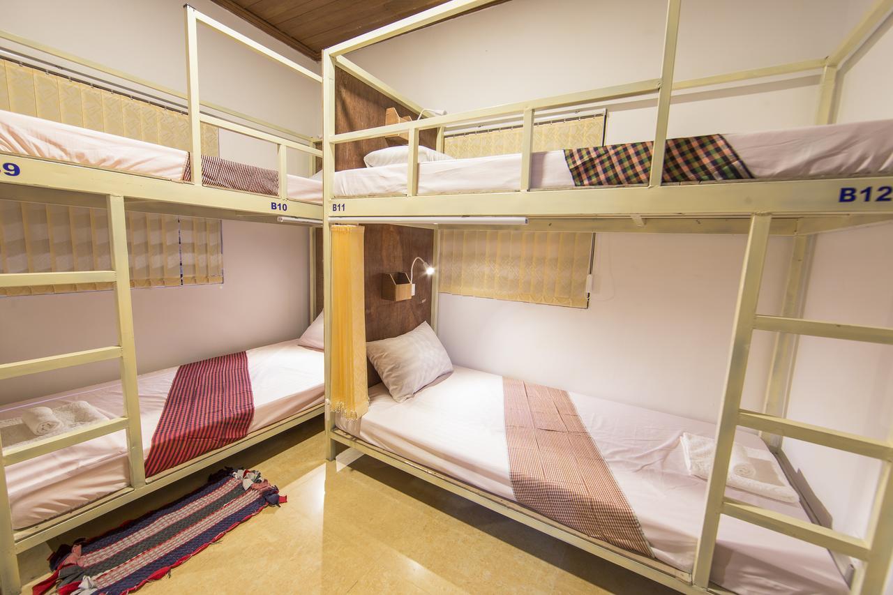 Alis' House Hostel Siem Reap Buitenkant foto