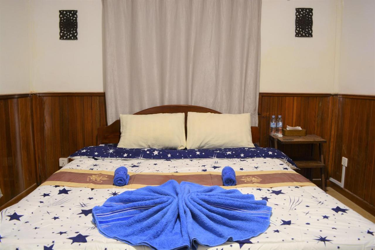 Alis' House Hostel Siem Reap Buitenkant foto
